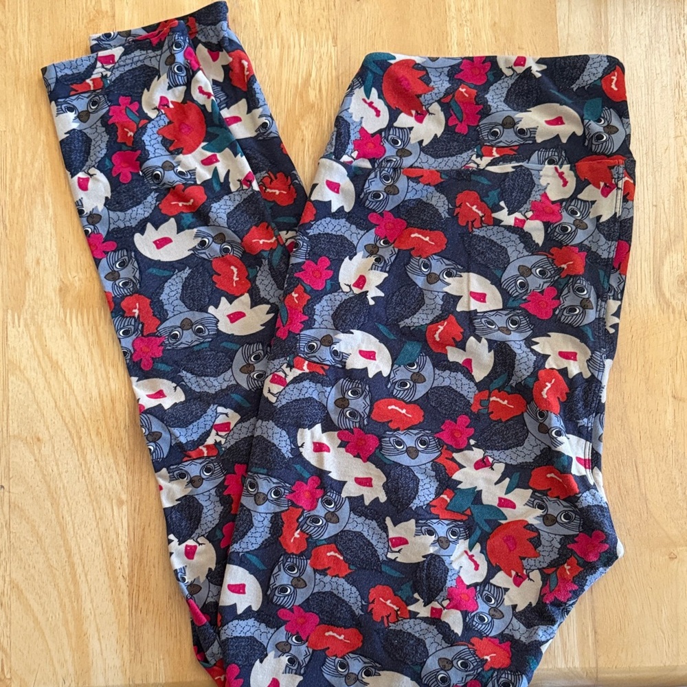 LuLaRoe Women's Leggings with Owl Pattern in Blue and Red